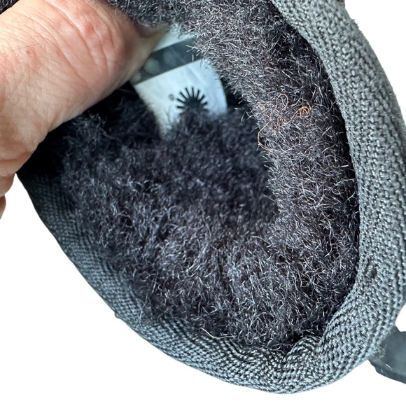 UGG Black suede boot size 7 toddler - Picture 9 of 9